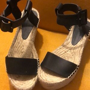 Vince Abby Black Wedges
